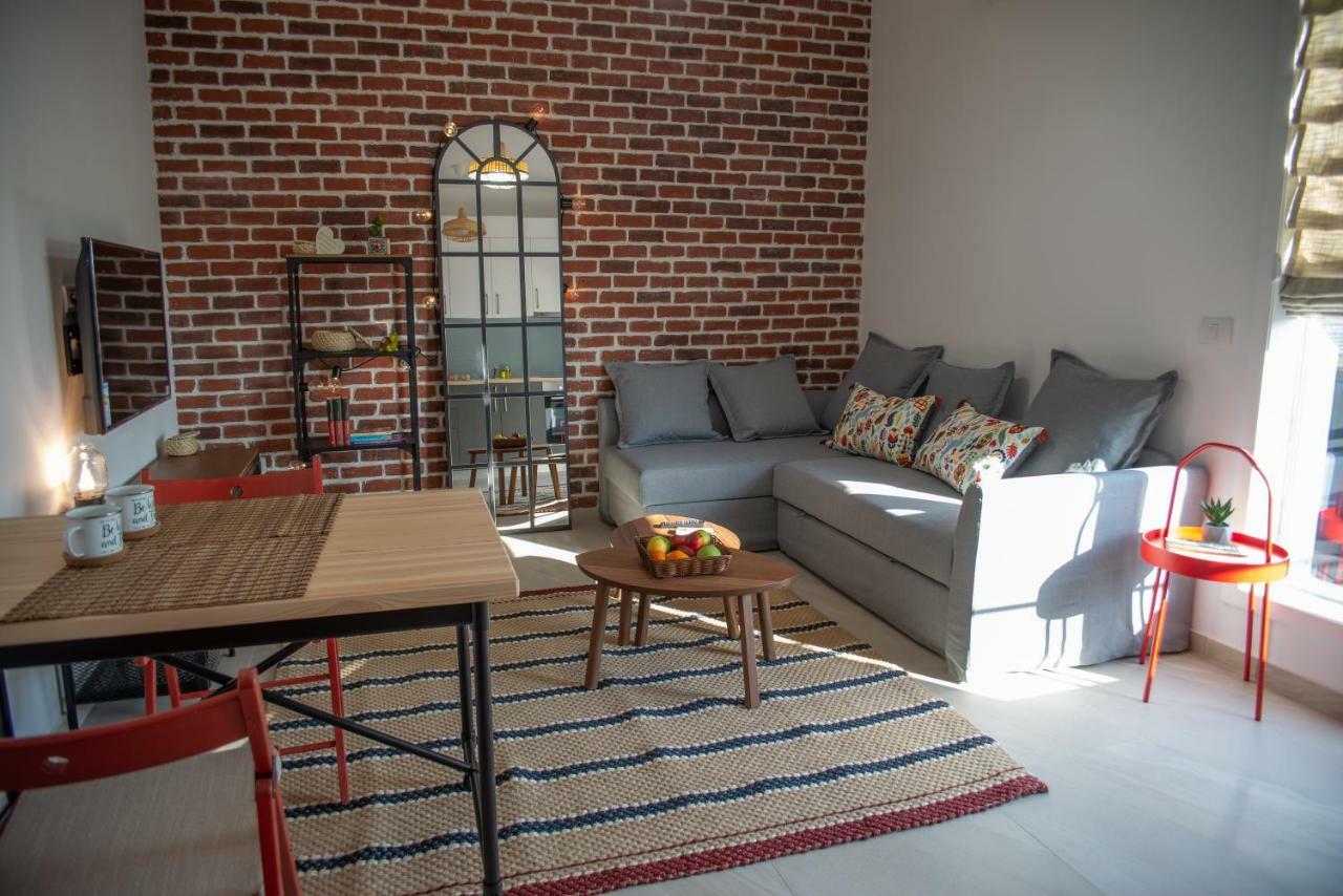 Apartments Steel Residence- Tesla Drive Experience ティミショアラ エクステリア 写真